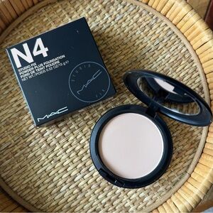 MAC Studio Fix Powder Foundation N4 Original Formula